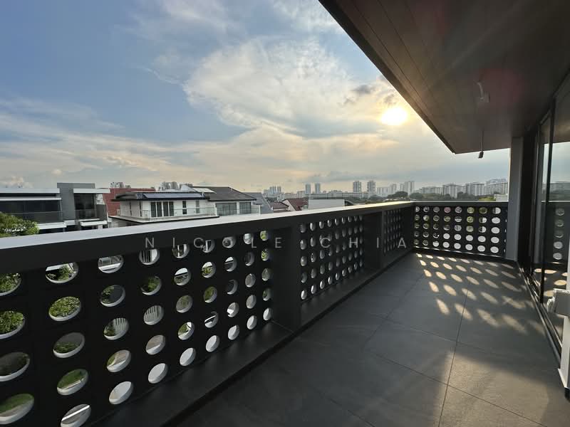 Serangoon Garden Estate, Brockhampton Drive, 6 Bedrooms, 7,460 sqft, Semi-Detached House For Sale, by Nicole Chia, 500137670 - Balcony - PropertyGuru.com.sg