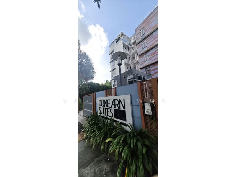 Dunearn Suites, 404 Dunearn Road, 1 Bedroom, 409 sqft, Condominium For Rent, by Barry Kwok, 500137673 - Exterior - PropertyGuru.com.sg