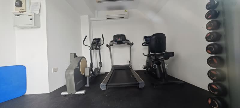 Dunearn Suites, 404 Dunearn Road, 1 Bedroom, 409 sqft, Condominium For Rent, by Barry Kwok, 500137673 - Gym - PropertyGuru.com.sg
