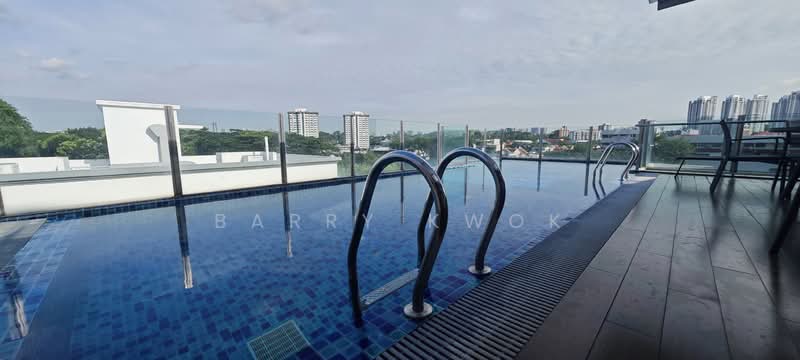Dunearn Suites, 404 Dunearn Road, 1 Bedroom, 409 sqft, Condominium For Rent, by Barry Kwok, 500137673 - Pool - PropertyGuru.com.sg