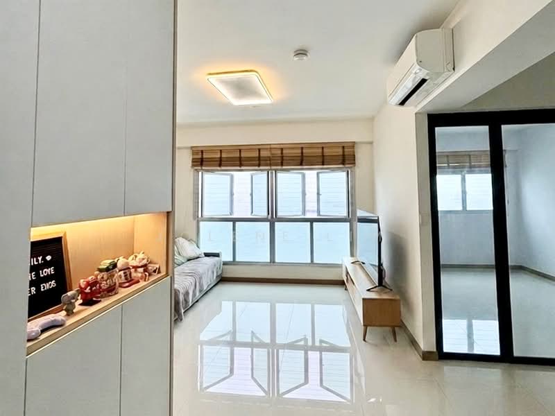 421B Northshore Drive, 421B Northshore Drive, 3 Bedrooms, 1,001 sqft, HDB Flat For Sale, by Jolene Lim, 500137684 - Living Room - PropertyGuru.com.sg