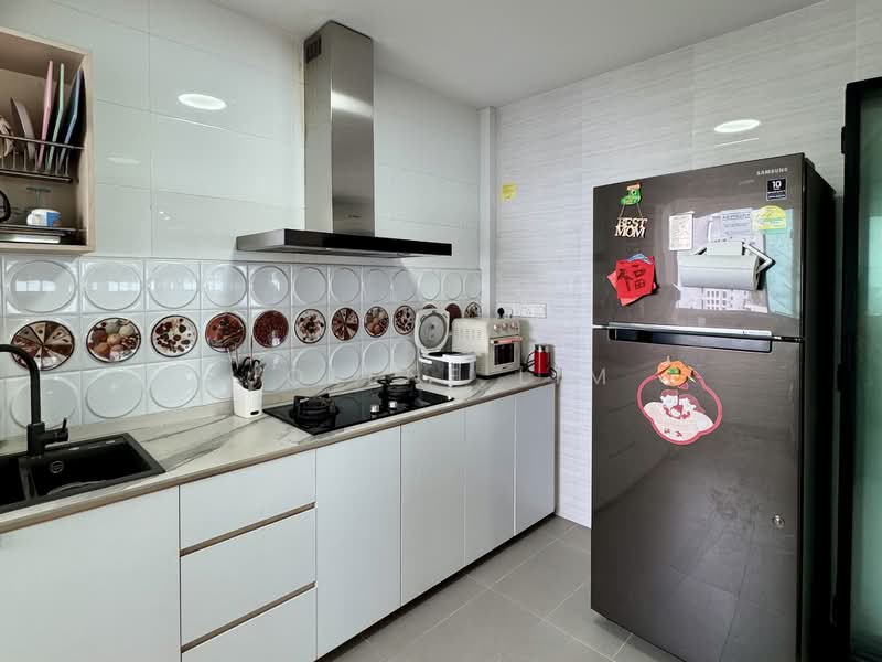 421B Northshore Drive, 421B Northshore Drive, 3 Bedrooms, 1,001 sqft, HDB Flat For Sale, by Jolene Lim, 500137684 - Kitchen - PropertyGuru.com.sg