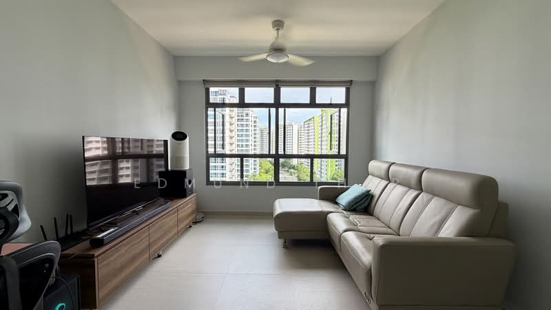 621B Tampines Street 61, 621B Tampines Street 61, 2 Bedrooms, 742 sqft, HDB Flat For Sale, by Edmund Thor, 500137686 - Living Room - PropertyGuru.com.sg