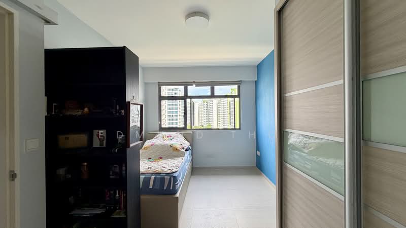 621B Tampines Street 61, 621B Tampines Street 61, 2 Bedrooms, 742 sqft, HDB Flat For Sale, by Edmund Thor, 500137686 - Master Bedroom - PropertyGuru.com.sg
