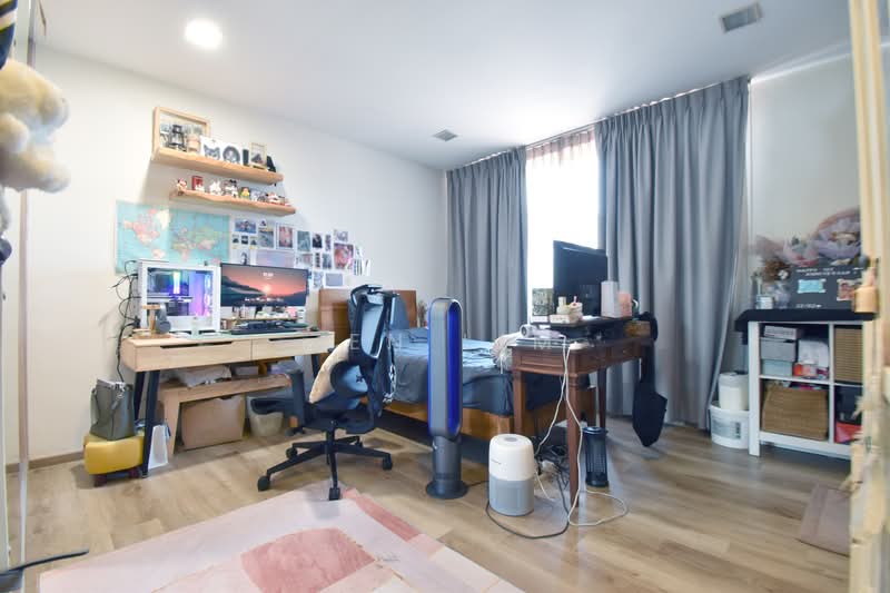 Jalan bangsawan/Opera estate/Siglap/Aida st/Fogaro st/East Coast, Aida St, 4 Bedrooms, 2,500 sqft, Terraced House For Sale, by Zen Lim, 500137687 - Bedroom - PropertyGuru.com.sg