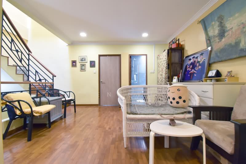 Jalan bangsawan/Opera estate/Siglap/Aida st/Fogaro st/East Coast, Aida St, 4 Bedrooms, 2,500 sqft, Terraced House For Sale, by Zen Lim, 500137687 - 2nd Living Room - PropertyGuru.com.sg