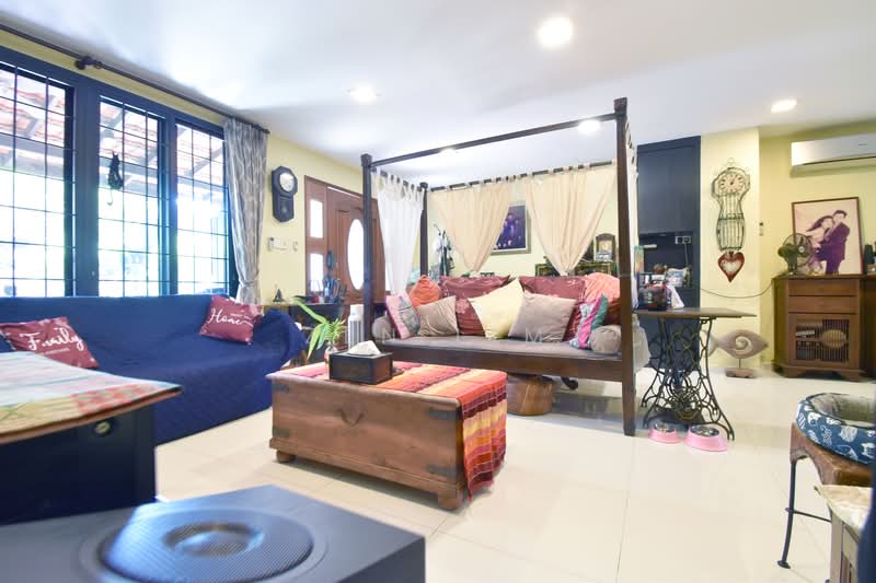 Jalan bangsawan/Opera estate/Siglap/Aida st/Fogaro st/East Coast, Aida St, 4 Bedrooms, 2,500 sqft, Terraced House For Sale, by Zen Lim, 500137687 - Living Room - PropertyGuru.com.sg