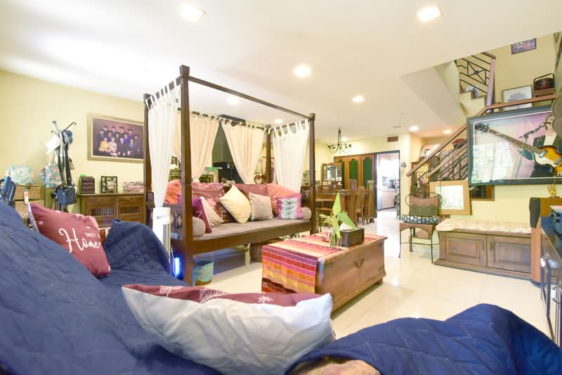 Jalan bangsawan/Opera estate/Siglap/Aida st/Fogaro st/East Coast, Aida St, 4 Bedrooms, 2,500 sqft, Terraced House For Sale, by Zen Lim, 500137687 - Living Room - PropertyGuru.com.sg