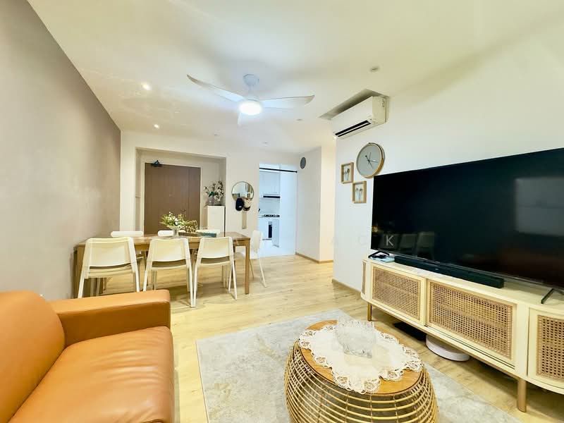 620B Tampines Street 61, 620B Tampines Street 61, 3 Bedrooms, 1,001 sqft, HDB Flat For Sale, by Farah Zack, 500137708 - Living Room - PropertyGuru.com.sg
