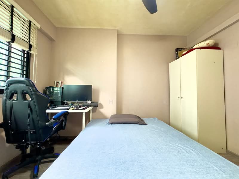 808A Choa Chu Kang Avenue 1, 808A Choa Chu Kang Avenue 1, 3 Bedrooms, 990 sqft, HDB Flat For Sale, by Farah Zack, 500137714 - Bedroom - PropertyGuru.com.sg