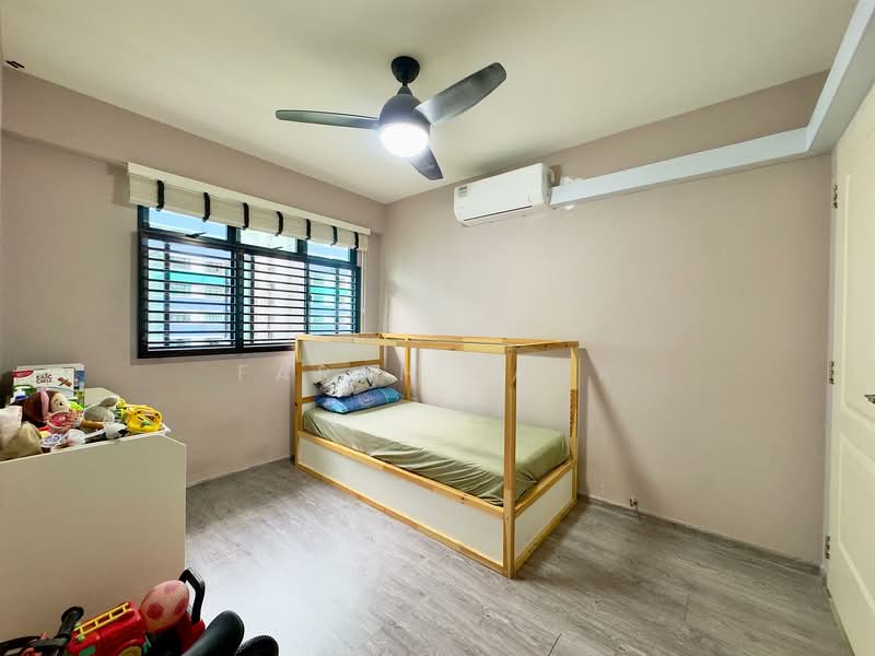808A Choa Chu Kang Avenue 1, 808A Choa Chu Kang Avenue 1, 3 Bedrooms, 990 sqft, HDB Flat For Sale, by Farah Zack, 500137714 - Bedroom - PropertyGuru.com.sg