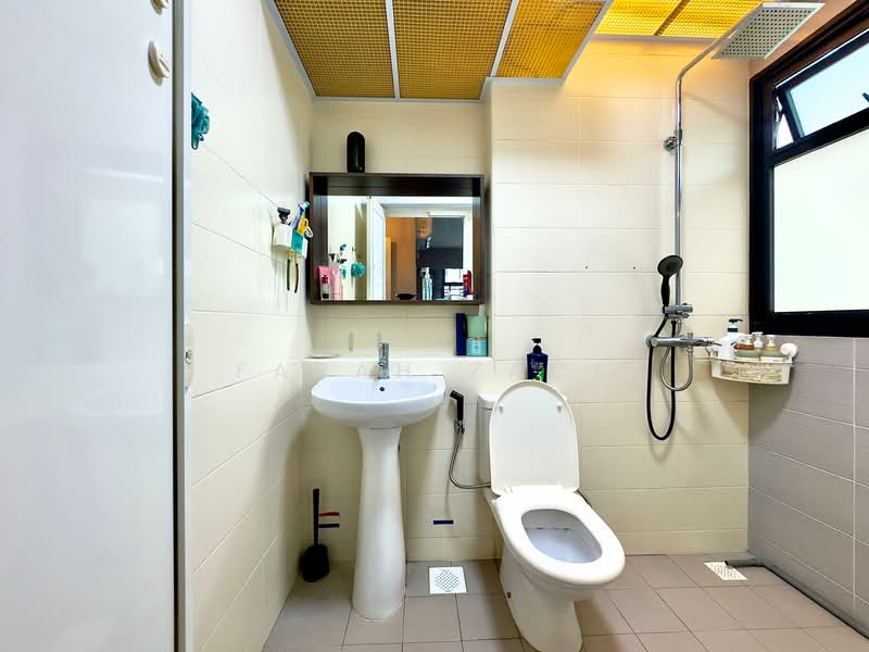 808A Choa Chu Kang Avenue 1, 808A Choa Chu Kang Avenue 1, 3 Bedrooms, 990 sqft, HDB Flat For Sale, by Farah Zack, 500137714 - Bathroom - PropertyGuru.com.sg