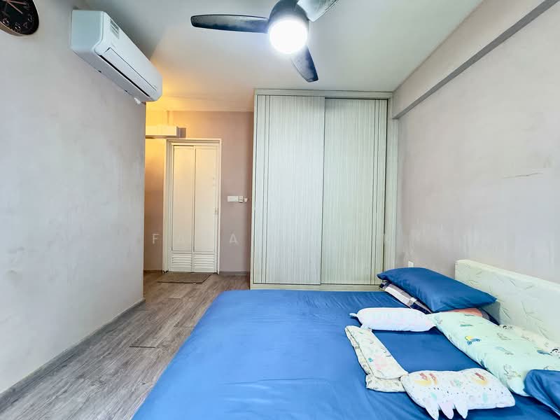 808A Choa Chu Kang Avenue 1, 808A Choa Chu Kang Avenue 1, 3 Bedrooms, 990 sqft, HDB Flat For Sale, by Farah Zack, 500137714 - Bedroom - PropertyGuru.com.sg