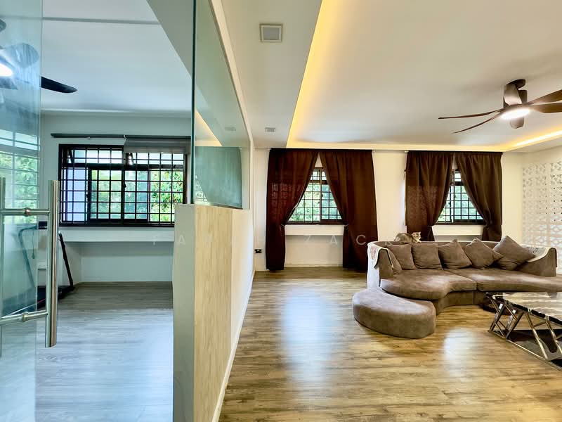 730 Tampines Street 71, 730 Tampines Street 71, 4 Bedrooms, 1,335 sqft, HDB Flat For Sale, by Farah Zack, 500137717 - Living Room - PropertyGuru.com.sg