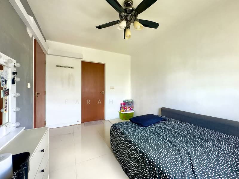 890A Tampines Avenue 1, 890A Tampines Avenue 1, 2 Bedrooms, 743 sqft, HDB Flat For Sale, by Farah Zack, 500137720 - Bedroom - PropertyGuru.com.sg