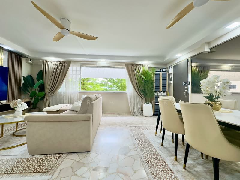 337 Bukit Batok Street 34, 337 Bukit Batok Street 34, 3 Bedrooms, 1,119 sqft, HDB Flat For Sale, by Farah Zack, 500137723 - Living Room - PropertyGuru.com.sg