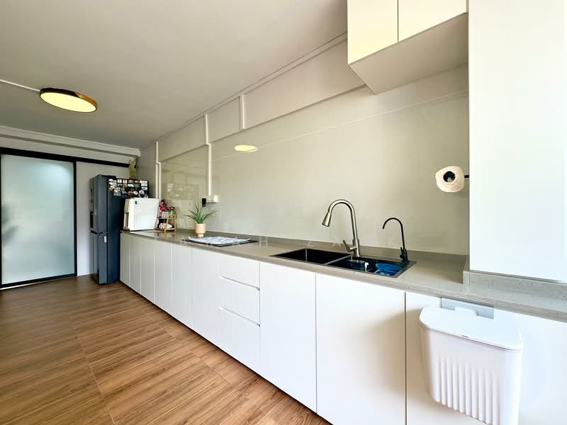 337 Bukit Batok Street 34, 337 Bukit Batok Street 34, 3 Bedrooms, 1,119 sqft, HDB Flat For Sale, by Farah Zack, 500137723 - Kitchen - PropertyGuru.com.sg