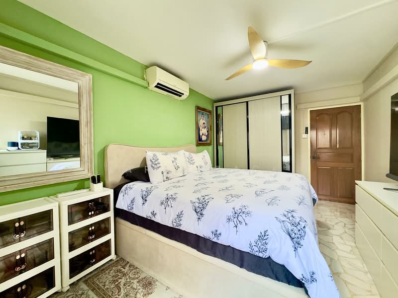 337 Bukit Batok Street 34, 337 Bukit Batok Street 34, 3 Bedrooms, 1,119 sqft, HDB Flat For Sale, by Farah Zack, 500137723 - Bedroom - PropertyGuru.com.sg