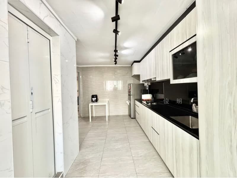 121 Yishun Street 11, 121 Yishun Street 11, 2 Bedrooms, 764 sqft, HDB Flat For Sale, by Jason Liew 俊明, 500137728 - PropertyGuru.com.sg