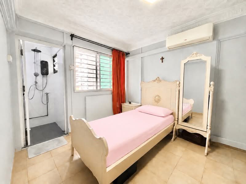 121 Yishun Street 11, 121 Yishun Street 11, 2 Bedrooms, 764 sqft, HDB Flat For Sale, by Jason Liew 俊明, 500137728 - PropertyGuru.com.sg