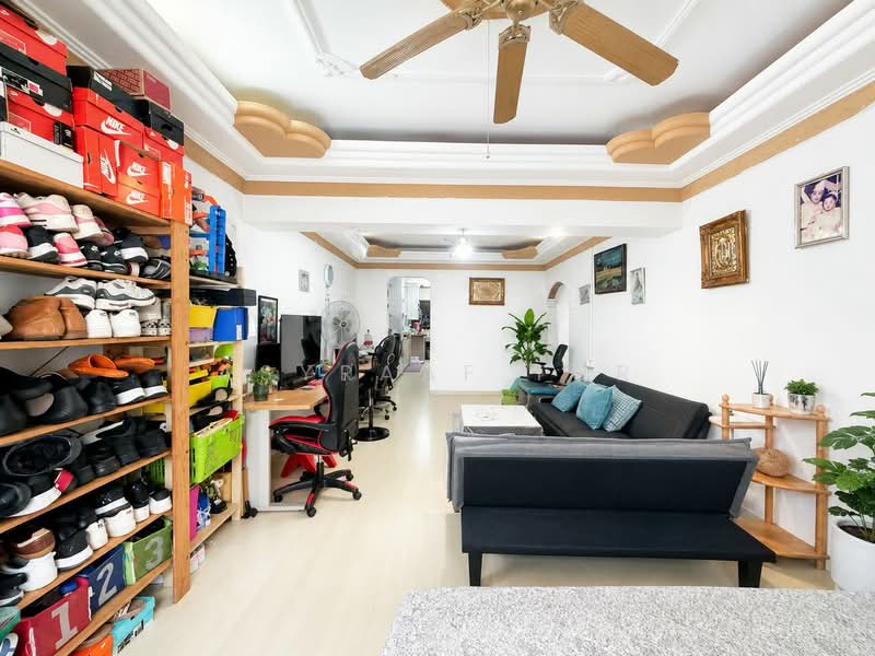 260 Bukit Batok East Avenue 4, 260 Bukit Batok East Avenue 4, 3 Bedrooms, 1,108 sqft, HDB Flat For Sale, by Asyraaf TCR, 500137729 - Living Room - PropertyGuru.com.sg
