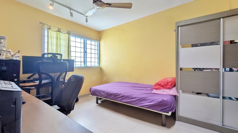 707 Bedok North Road, 707 Bedok North Road, 3 Bedrooms, 990 sqft, HDB Flat For Sale, by Asyraaf TCR, 500137753 - Bedroom - PropertyGuru.com.sg