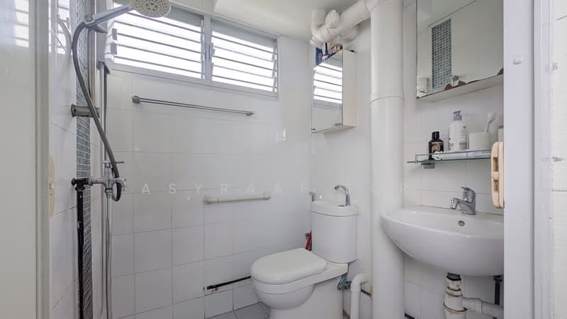 707 Bedok North Road, 707 Bedok North Road, 3 Bedrooms, 990 sqft, HDB Flat For Sale, by Asyraaf TCR, 500137753 - Bathroom - PropertyGuru.com.sg