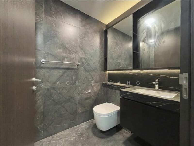 Hyll on Holland, 89 Holland Road, 2 Bedrooms, 614 sqft, Condominium For Rent, by Jackie Mang, 500137763 - Bathroom - PropertyGuru.com.sg