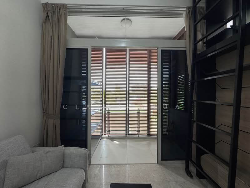 CHEAP High Ceiling, Spaciois loft. Must see, Premium feel, , 1 Bedroom, 603 sqft, Condominium For Sale, by Claire Chua, 500137775 - Living Room - PropertyGuru.com.sg
