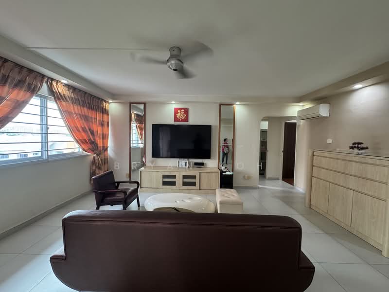 232 Hougang Avenue 1, 232 Hougang Avenue 1, 3 Bedrooms, 1,119 sqft, HDB Flat For Sale, by Bryan Koh, 500137798 - Living Room - PropertyGuru.com.sg