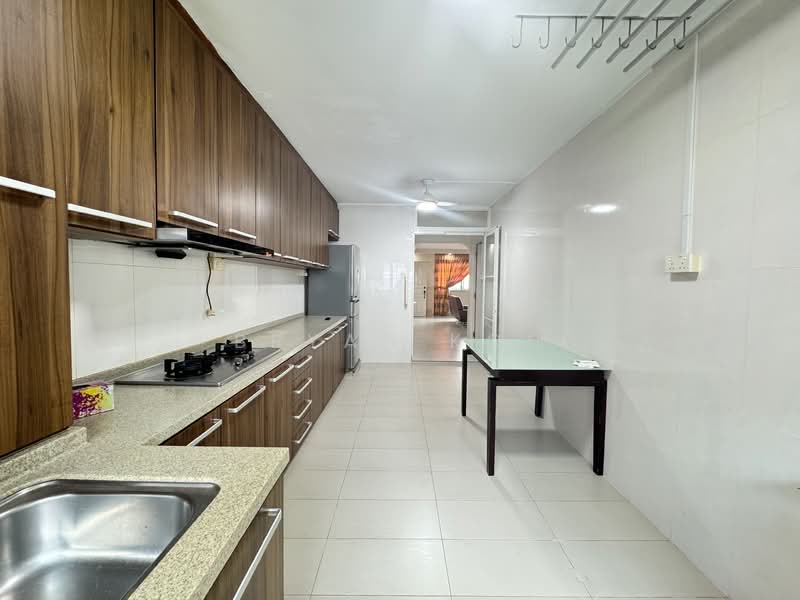 232 Hougang Avenue 1, 232 Hougang Avenue 1, 3 Bedrooms, 1,119 sqft, HDB Flat For Sale, by Bryan Koh, 500137798 - Kitchen - PropertyGuru.com.sg
