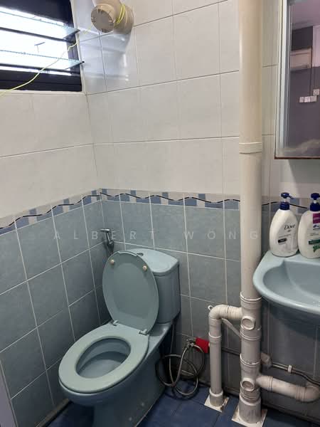 61 Telok Blangah Heights, 61 Telok Blangah Heights, Room Rental, 120 sqft, HDB Flat For Rent, by Albert Wong, 500137807 - Bathroom - PropertyGuru.com.sg