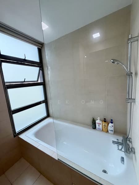The Quintet, 44 Choa Chu Kang Street 64, 3 Bedrooms, 1,270 sqft, Condominium For Sale, by Derek Ong, 500137824 - Bathroom - PropertyGuru.com.sg