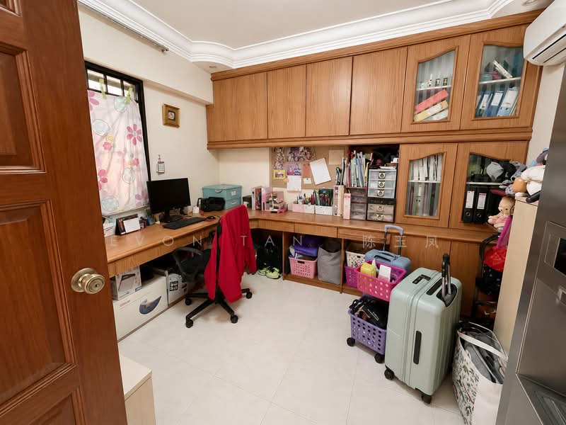759 Choa Chu Kang North 5, 759 Choa Chu Kang North 5, 4 Bedrooms, 1,572 sqft, HDB Flat For Sale, by Evon Tan 陈玉凤, 500137847 - Study - PropertyGuru.com.sg