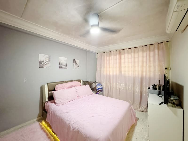 235 Tampines Street 21, 235 Tampines Street 21, 2 Bedrooms, 797 sqft, HDB Flat For Sale, by Risdian Isbintara, 500137852 - Bedroom - PropertyGuru.com.sg