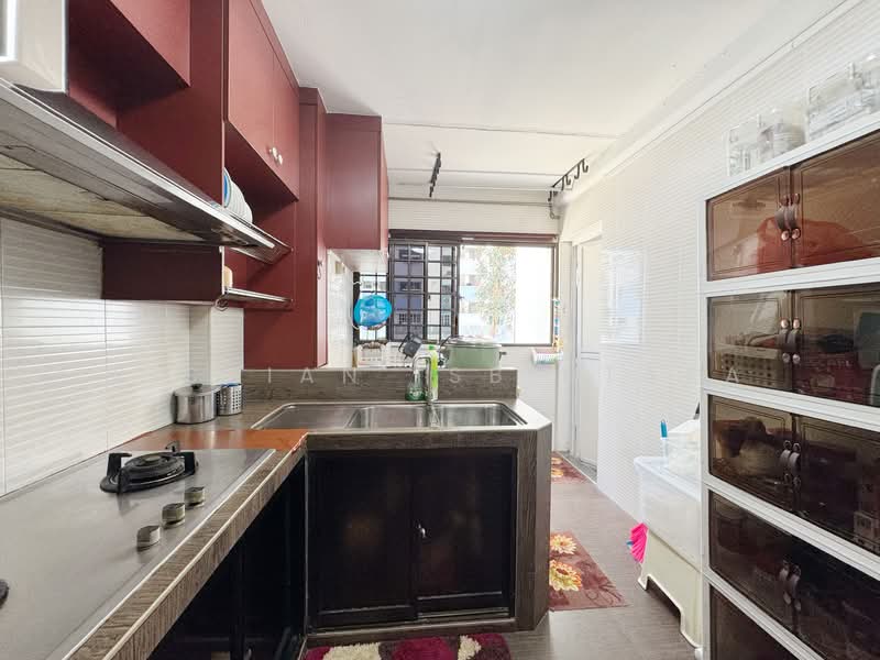 235 Tampines Street 21, 235 Tampines Street 21, 2 Bedrooms, 797 sqft, HDB Flat For Sale, by Risdian Isbintara, 500137852 - Kitchen - PropertyGuru.com.sg