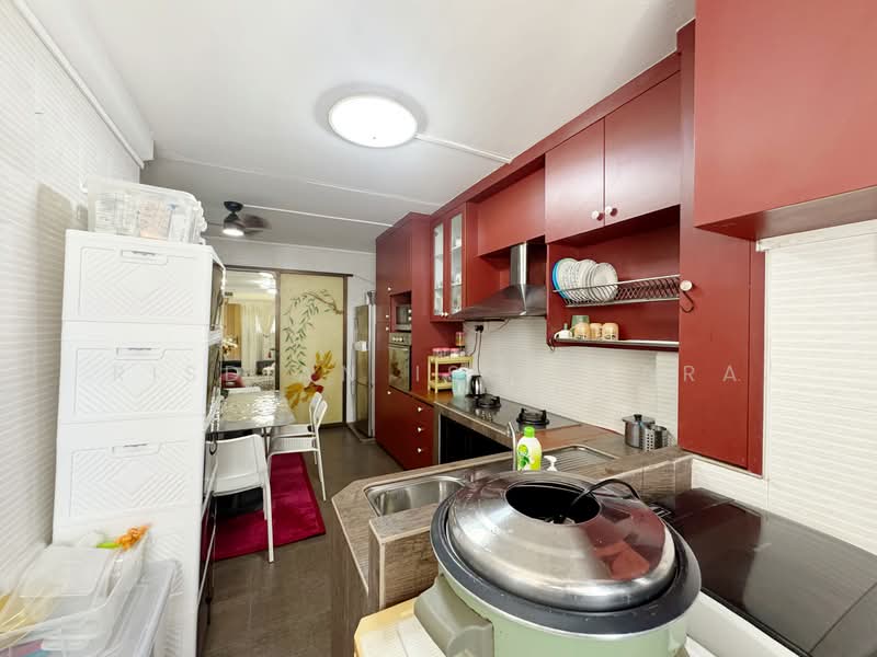 235 Tampines Street 21, 235 Tampines Street 21, 2 Bedrooms, 797 sqft, HDB Flat For Sale, by Risdian Isbintara, 500137852 - Kitchen - PropertyGuru.com.sg