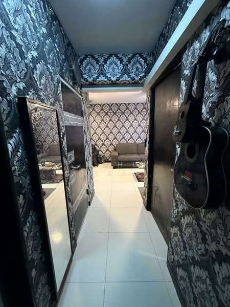490B Choa Chu Kang Avenue 5, 490B Choa Chu Kang Avenue 5, 2 Bedrooms, 731 sqft, HDB Flat For Sale, by Mohd Jabbaar Bin Kamsani, 500137858 - Corridor - PropertyGuru.com.sg