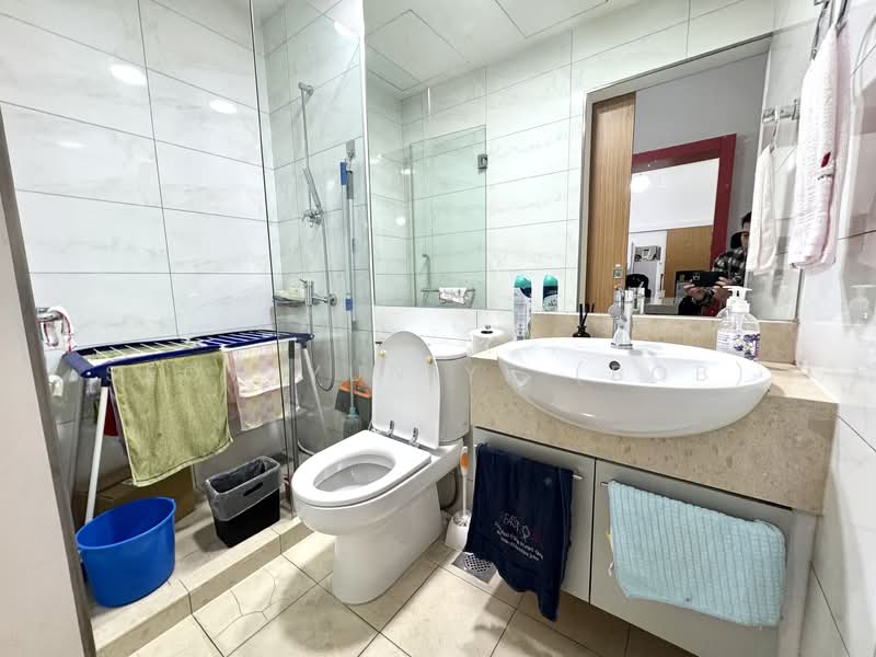 Soho2 @ Central, 12 Eu Tong Sen Street, 1,248 sqft, Office For Sale, by Seow Yun Ye (Bob), 500137860 - Bathroom - CommercialGuru.com.sg
