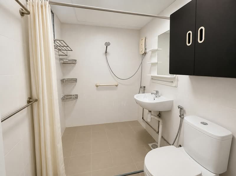 240 Tampines Street 21, 240 Tampines Street 21, 3 Bedrooms, 1,119 sqft, HDB Flat For Sale, by Lorraine Tan Yu Lin, 500137869 - Master Bathroom - PropertyGuru.com.sg
