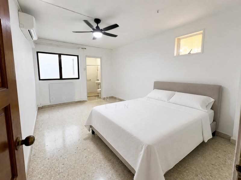 240 Tampines Street 21, 240 Tampines Street 21, 3 Bedrooms, 1,119 sqft, HDB Flat For Sale, by Lorraine Tan Yu Lin, 500137869 - Master Bedroom - PropertyGuru.com.sg