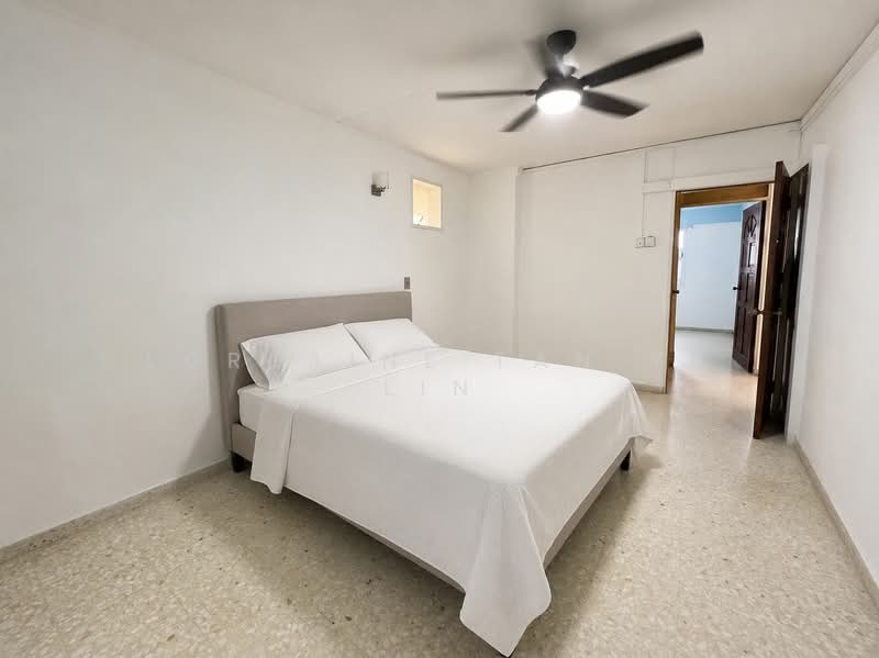 240 Tampines Street 21, 240 Tampines Street 21, 3 Bedrooms, 1,119 sqft, HDB Flat For Sale, by Lorraine Tan Yu Lin, 500137869 - Master Bedroom - PropertyGuru.com.sg