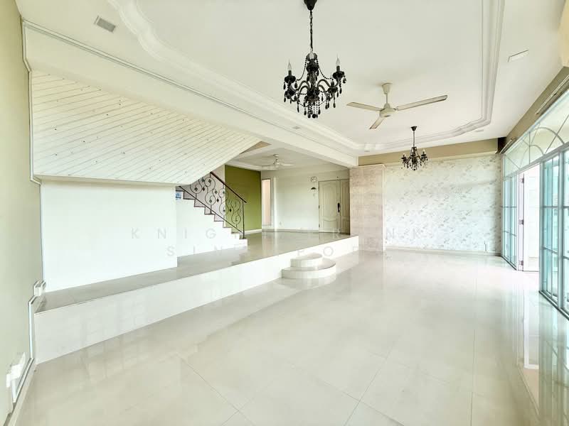 Lakepoint Condo, 2 Lakepoint Drive, 4 Bedrooms, 2,217 sqft, Condominium For Sale, by Karen, 500137872 - Living Room - PropertyGuru.com.sg