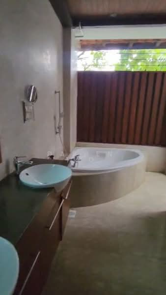 🌟Award Winning Bungalow @ Sunset Estate🌟, , 5 Bedrooms, 5,500 sqft, Bungalow House For Rent, by Darren Teo, 500137889 - Bathroom - PropertyGuru.com.sg