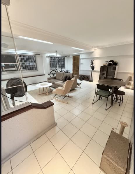404 Yishun Avenue 6, 404 Yishun Avenue 6, 3 Bedrooms, 1,119 sqft, HDB Flat For Sale, by Lina Duh, 500137897 - Living Room - PropertyGuru.com.sg
