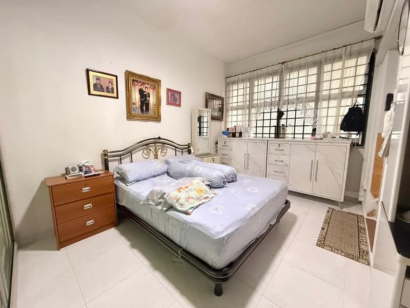 328 Tah Ching Road, 328 Tah Ching Road, 4 Bedrooms, 1,151 sqft, HDB Flat For Sale, by Mohd Jabbaar Bin Kamsani, 500137905 - Bedroom - PropertyGuru.com.sg