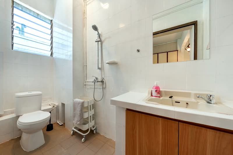 Kim Sia Court, 19 Jalan Jintan, Orchard / River Valley, Room Rental, 140 sqft, Apartment For Rent, by Cove, 500137913 - Bathroom - PropertyGuru.com.sg