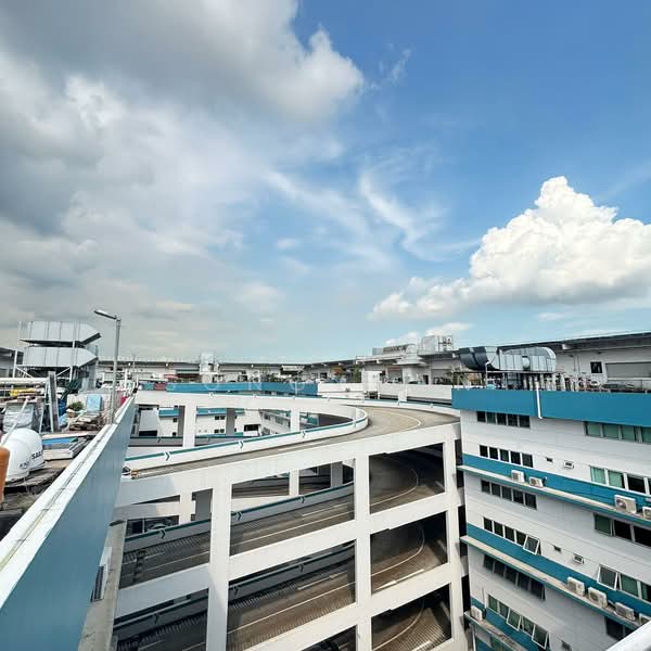 Pioneer Point, 5 Soon Lee Street, 956 sqft, Factory / Workshop (B2) For Sale, by Han Songyuan, 500137915 - Exterior - CommercialGuru.com.sg