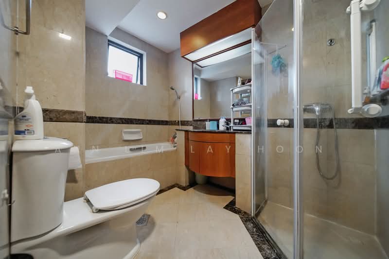 Hilltop Grove, 134A Hillview Avenue, 3 Bedrooms, 1,324 sqft, Condominium For Sale, by Ann Lim Lay Hoon, 500137919 - Bathroom - PropertyGuru.com.sg
