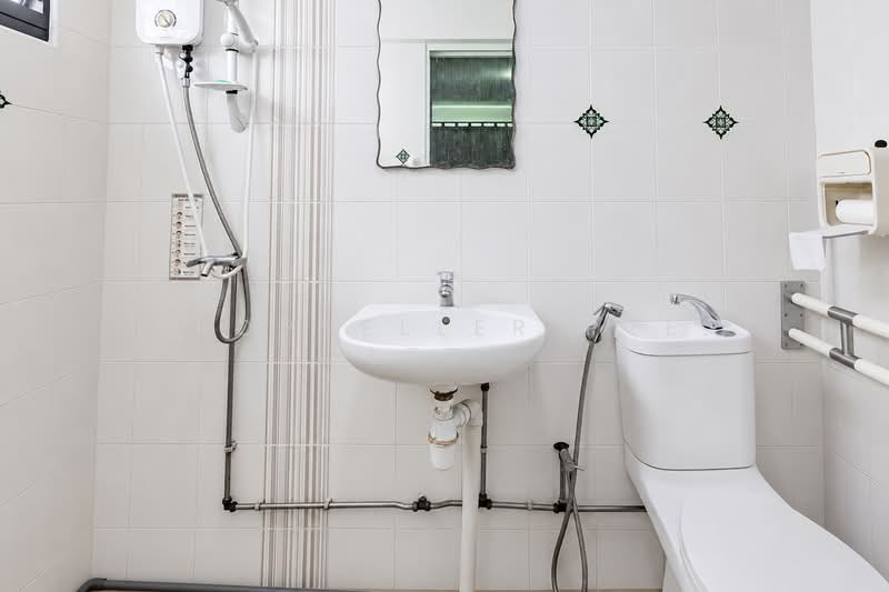 170 Yishun Avenue 7, 170 Yishun Avenue 7, 4 Bedrooms, 1,119 sqft, HDB Flat For Sale, by Reine Chan, 500137930 - Bathroom - PropertyGuru.com.sg